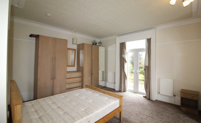 4 Cliff Road, Leeds