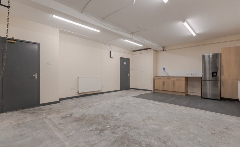 9 Charles Street, Farsley, Leeds, LS28 5JW